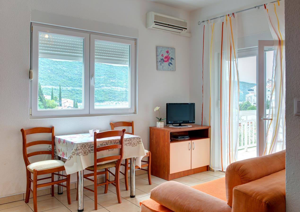 נאום Apartments D&M מראה חיצוני תמונה