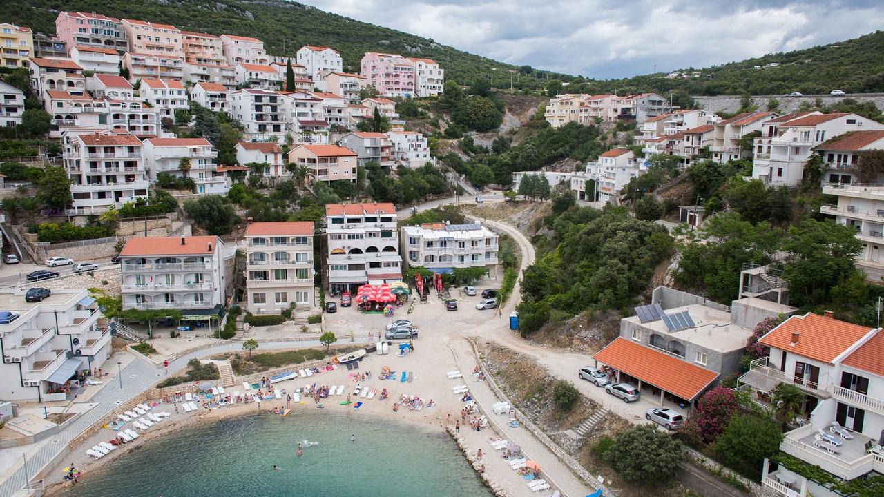נאום Apartments D&M מראה חיצוני תמונה